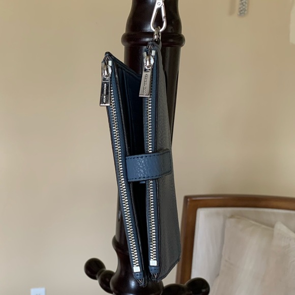 Mk Wristlet wallet ‼️SOLD‼️ - Picture 5 of 8